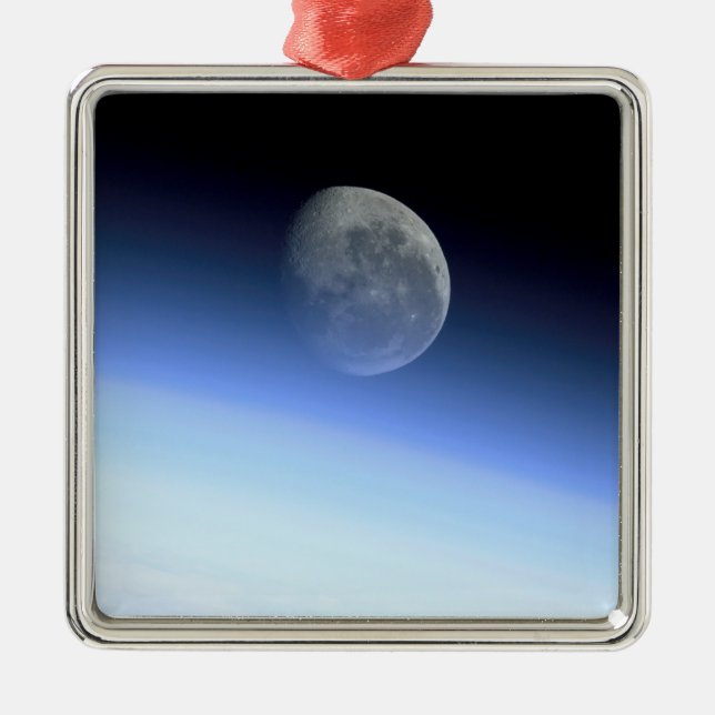 Ornamento De Metal Membro da Terra (Frente)