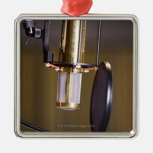 Ornamento De Metal Microfone no estúdio (Frente)