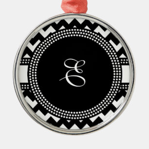 Ornamento De Metal Monograma preto e branco ultra chique de Chevron