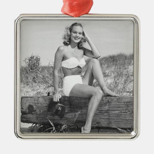 Ornamento De Metal Mulher no biquini (Frente)