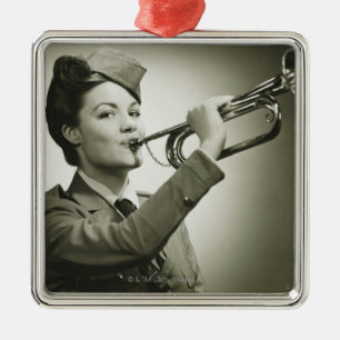 Ornamento De Metal Mulher no uniforme do soldado