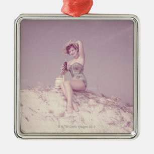 Ornamento De Metal Mulher que relaxa na praia