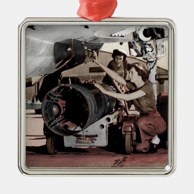 Ornamento De Metal Mulheres da Segunda Guerra Mundial que trabalham n (Frente)
