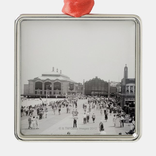 Ornamento De Metal Multidões (Frente)