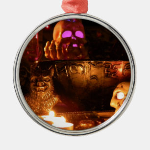 Ornamento De Metal Na escuridão