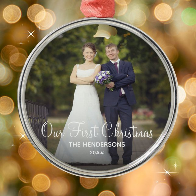Ornamento De Metal Nossa Primeira Família de Natal Nome Elegante Foto (Available in assorted ornaments. )