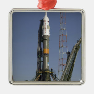 Ornamento De Metal O foguete de Soyuz é erigido na posição 2