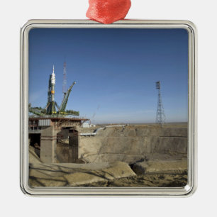 Ornamento De Metal O foguete de Soyuz é erigido na posição 5