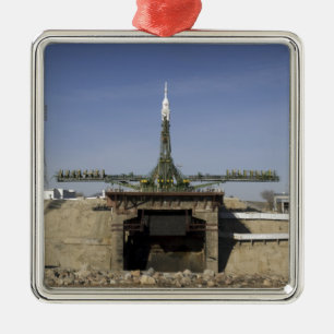 Ornamento De Metal O foguete de Soyuz é erigido na posição 6