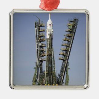 Ornamento De Metal O foguete Soyuz é erguido na posição 4