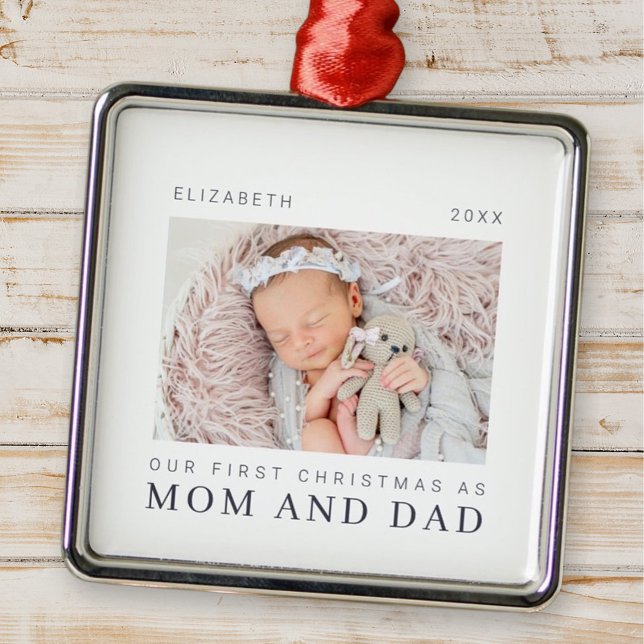 Ornamento De Metal O nosso primeiro Natal como mãe e Pai moderna Chic (Criador carregado)