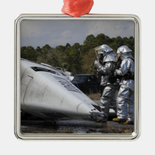 Ornamento De Metal Os sapadores-bombeiros respondem à cena