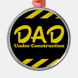 Ornamento De Metal Pai Em Construção