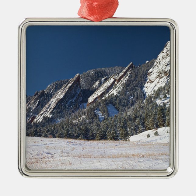 Ornamento De Metal Panorama espanado neve de Flatirons Boulder (Frente)