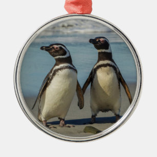 Ornamento De Metal Pares de pinguins na praia