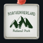 Ornamento De Metal Parque Nacional Northumberland<br><div class="desc">Northumberland National Park é o parque nacional mais setentrional da Inglaterra. Ele cobrir uma área de mais de 1.050 quilômetros quadrados entre a fronteira escocesa no norte ao sul do Muro de Hadrian.</div>