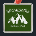 Ornamento De Metal Parque Nacional Snowdonia<br><div class="desc">Situado na costa oeste da Grã-Bretanha,  o Parque Nacional de Snowdonia é o maior Parque Nacional do País de Gales e tem a montanha mais alta e o maior lago natural do País de Gales. Caminhante,  ciclismo,  acampamento,  remate,  pesca - Snowdonia tem tudo!</div>