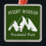 Ornamento De Metal Parque Provincial de Monte Robson<br><div class="desc">O Parque Provincial do Monte Robson, o segundo parque mais antigo do sistema de parques da Colúmbia Britânica, é verdadeiramente uma das joias da coroa mundial. A montanha a que o parque se chama guarda a entrada ocidental do parque e é o pico mais elevado das Rockies canadianas.</div>