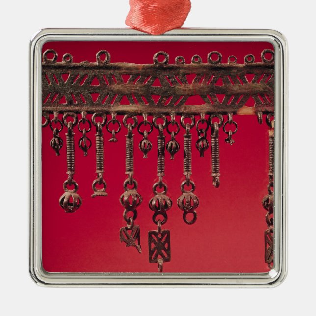 Ornamento De Metal Parure com pendentes do sino (Frente)