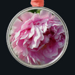 Ornamento De Metal Peões cor-de-rosa-rosa, elegantes e românticos<br><div class="desc">Romântica elegante e elegante Pêonias Rosa- foto floral de H Cooper</div>