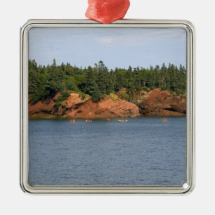 Ornamento De Metal Pessoas fazendo caiaque no mar na Baía de Fundy em