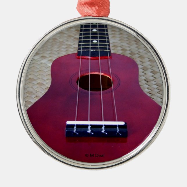 Ornamento De Metal Pouco Uke vermelho (Frente)