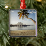 Ornamento De Metal Praias Tropicais | Beach Huts, Bora Bora<br><div class="desc">Esta incrível foto do Getty Images mostra cabanas de praia em Bora Bora.</div>