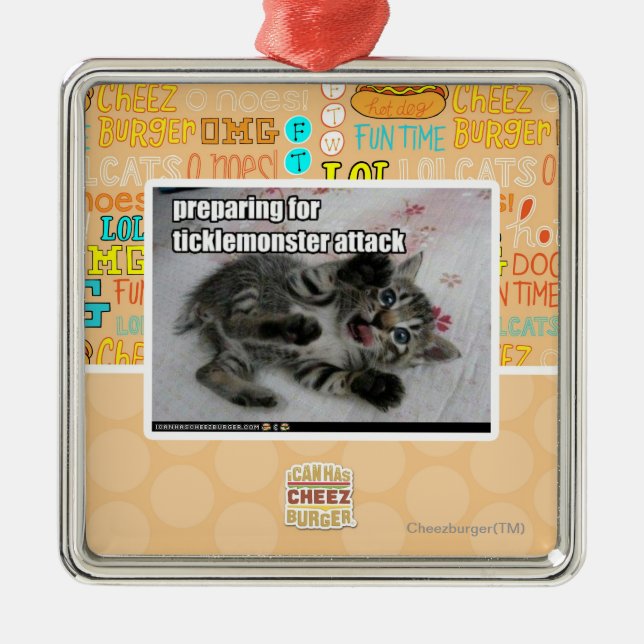 Ornamento De Metal Preparação para o ataque de Ticklemonster (Frente)