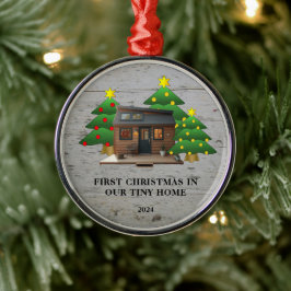 Ornamento De Metal Primeiro Natal na nossa pequena casa russa