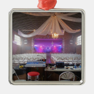 Ornamento De Metal Pronto para um concerto