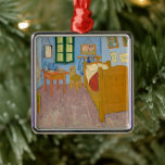 Ornamento De Metal Quarto em Arles | Vincent van Gogh<br><div class="desc">Quarto em Arles (1889), de Vincent van Gogh, é uma representação cativante do quarto simples do artista em sua casa em Arles, França. A pintura apresenta cores ousadas, expressivas e perspectivas distorcidas, enfatizando a intimidade emocional do espaço. Os móveis e a decoração — como a cama de madeira, cadeiras e...</div>