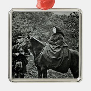 Ornamento De Metal Rainha Victoria a cavalo no Balmoral, 1863