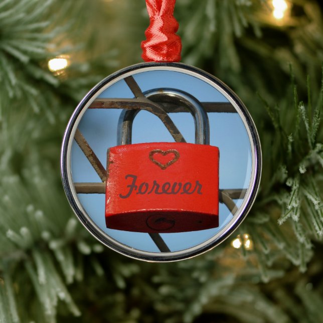 Ornamento De Metal Red Love Lock com Heart on Fence, "Forever" (Árvore)
