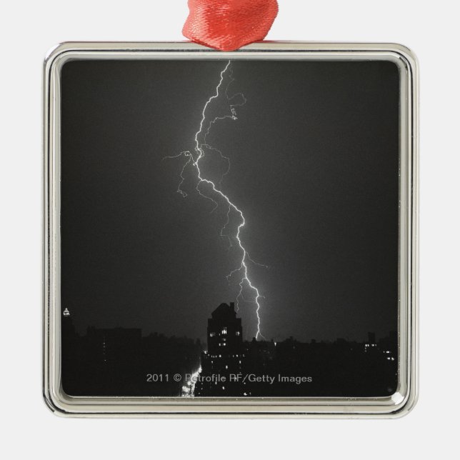 Ornamento De Metal Relâmpago sobre a cidade (Frente)
