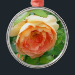 Ornamento De Metal Rosas laranja românticas elegantes<br><div class="desc">Rosas cor de laranja/pêssego do velho país clássico da moda romântica</div>