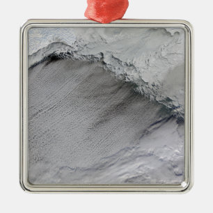 Ornamento De Metal Ruas do gelo marinho e da nuvem no mar de Bering