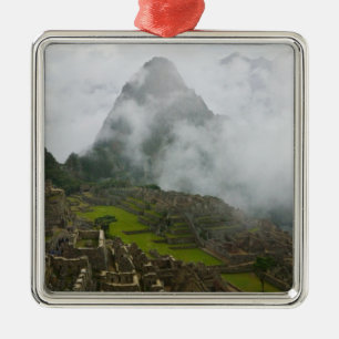 Ornamento De Metal Ruínas antigas de Machu Picchu com os Andes