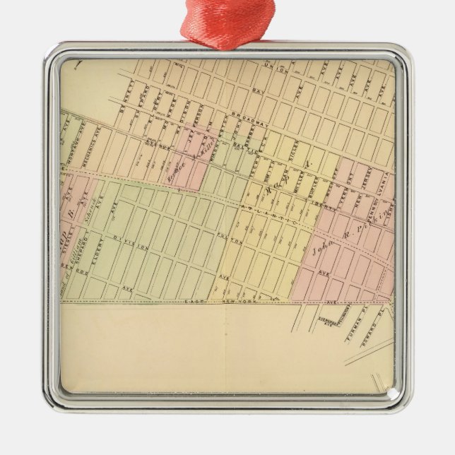 Ornamento De Metal S 9 East New York (Frente)