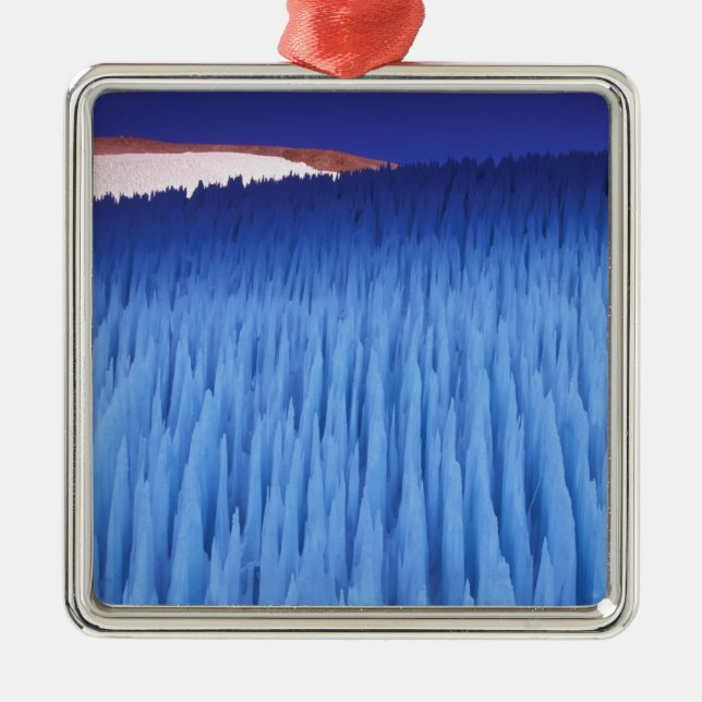 Ornamento De Metal SA, Chile, Coquimbo Region, Nieve Penitente; (Frente)