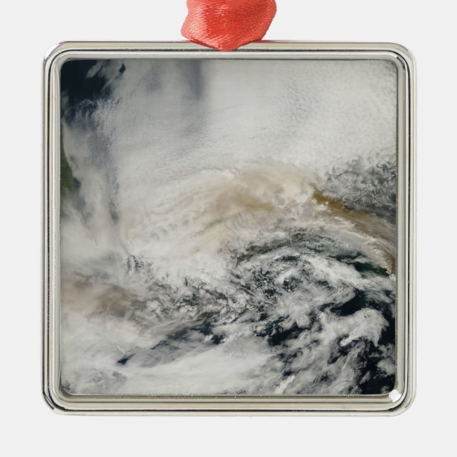 Ornamento De Metal Sarychev Pico soprando através do mar de Okhotsk (Frente)