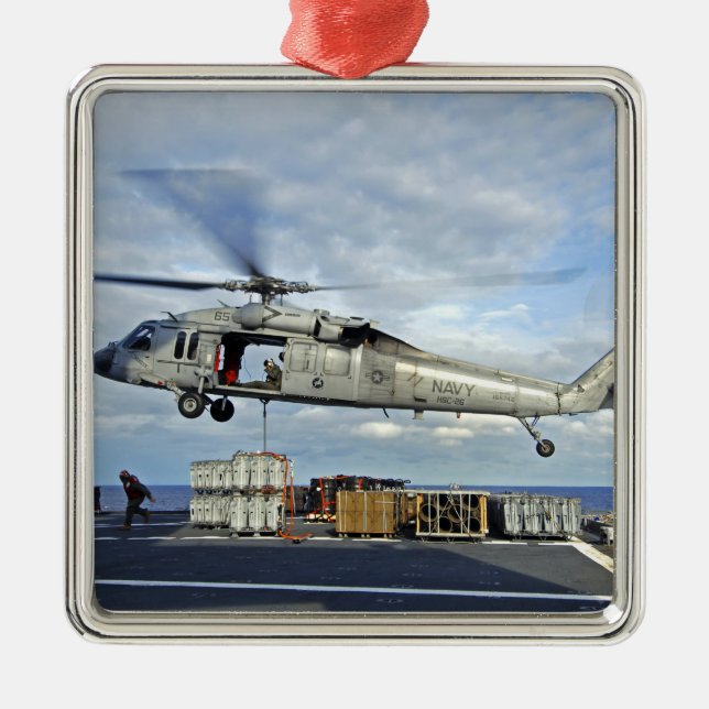 Ornamento De Metal Seahawk MH-60S prepara-se para entregar munições (Frente)