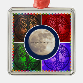 Ornamento De Metal Sob céus de agosto…