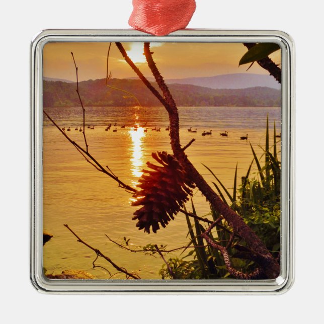 Ornamento De Metal Sol do Lago Pinecone (Frente)