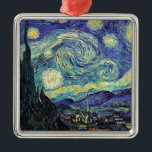 Ornamento De Metal Starry Night por van Gogh<br><div class="desc">Van Gogh era obcecado pelo simbolismo de objetos luminosos e de cor. A lâmpada era um símbolo de calma e segurança. A estrela simbolizou a fé, e a luz gasosa, as realidades humanas. O azul ultramarino profundo era infinito, enquanto o vermelho e o verde expressavam "essas coisas terríveis, as paixões...</div>