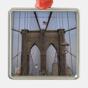 Ornamento De Metal Sun-elevação da ponte de Brooklyn NYC na Noite d
