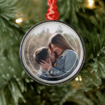Ornamento De Metal Texto Personalizado de Citação de Amor Simples de<br><div class="desc">Texto romântico bonito do Amor escrito em fonte na moda elegante. Com a opção de personalizar ou personalizar com fotos de sua escolha. Manutenção exclusiva,  aniversário,  aniversário,  presente de Dia de os namorados ou estocador de Natal. Facilmente personalizável com uma fotografia da sua escolha.</div>