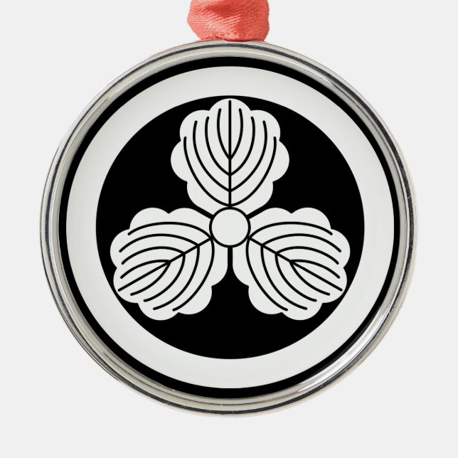 Ornamento De Metal Três folhas de carvalho(1) em círculo (Frente)