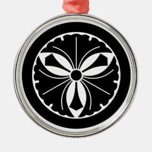 Ornamento De Metal Três folhas de ginkgo com espadas em círculo