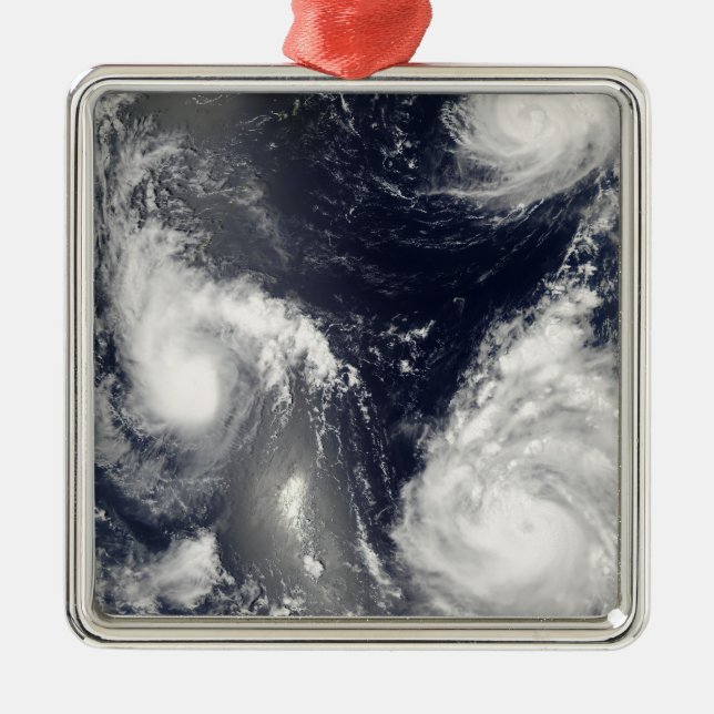 Ornamento De Metal Três tufões diferentes (Frente)