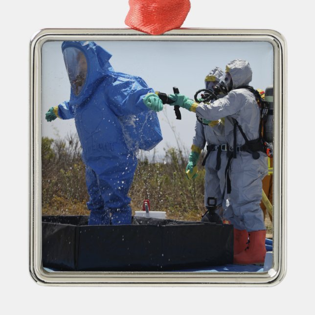 Ornamento De Metal Um aeromerador está em uma banheira (Frente)